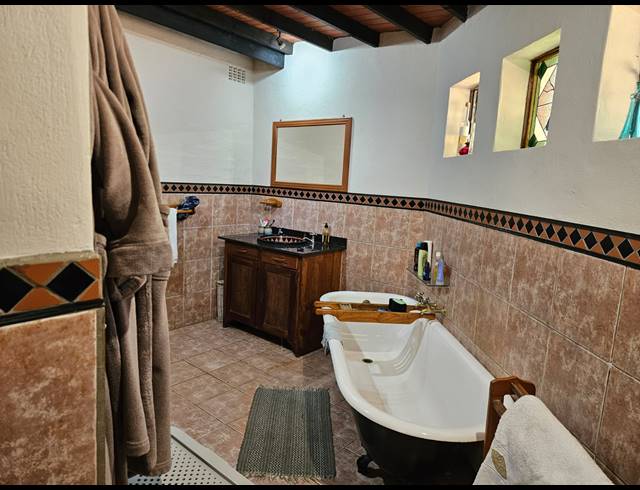 5 BEDROOM BED & BREAKFAST FOR SALE IN WESTVILLE